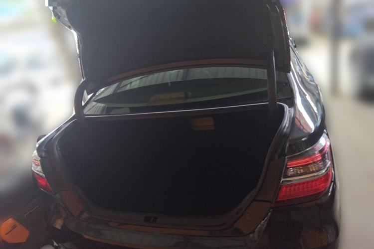Used Toyota Camry 2016 2.0E 10th Anniversary Elite Edition Trunk
