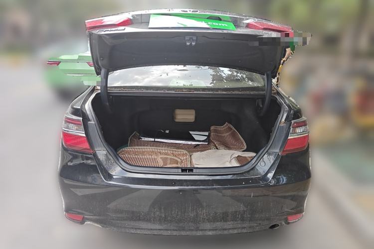 Used Toyota Camry 2016 2.0G 10th Anniversary Leading Edition Trunk