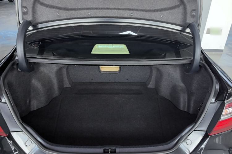 Used Toyota Camry 2016 2.0G 10th Anniversary Leading Edition Trunk