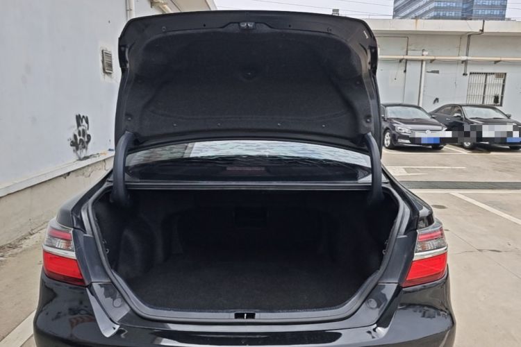 Used Toyota Camry 2016 2.0G 10th Anniversary Leading Edition Trunk