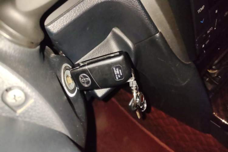 Used Toyota Camry 2016 2.0G 10th Anniversary Luxury Edition Vehicle Key