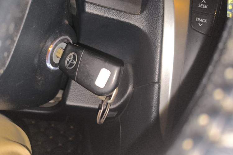 Used Toyota Camry 2016 2.0G 10th Anniversary Leading Edition Vehicle Key