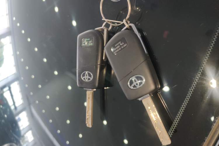 Used Toyota Camry 2016 2.0G 10th Anniversary Leading Edition Vehicle Key