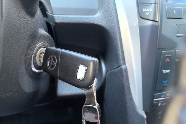 Used Toyota Camry 2016 2.0G 10th Anniversary Leading Edition Vehicle Key