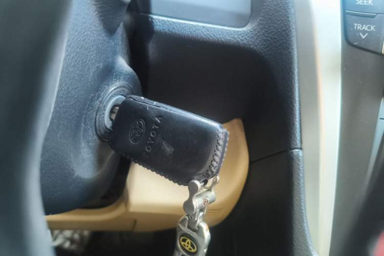 Used Toyota Camry 2016 2.0E 10th Anniversary Elite Edition Vehicle Key