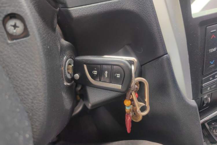 Used Toyota Camry 2016 2.0G 10th Anniversary Leading Edition Vehicle Key