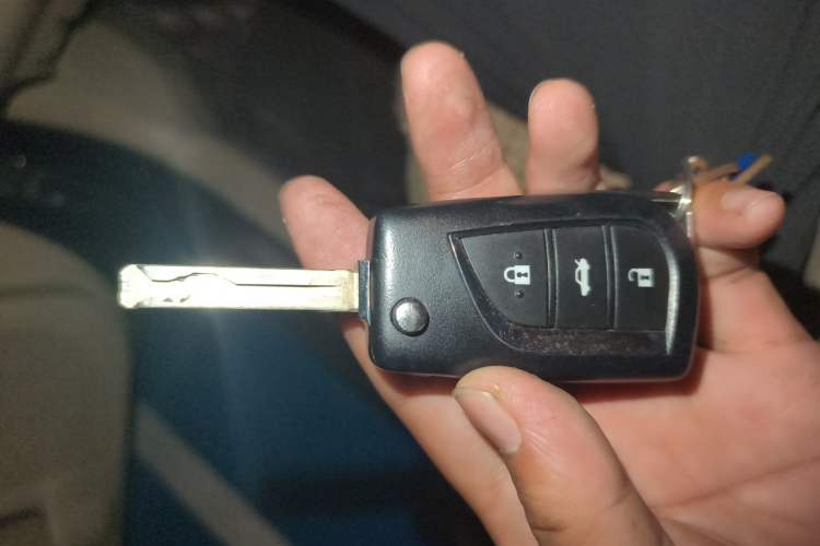 Used Toyota Camry 2016 2.0G 10th Anniversary Leading Edition Vehicle Key