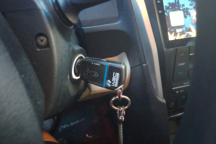 Used Toyota Camry 2016 2.0E 10th Anniversary Elite Edition Vehicle Key