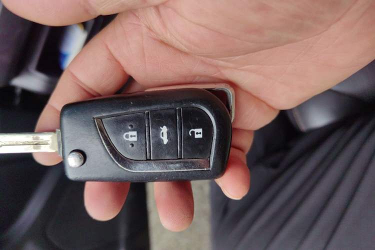 Used Toyota Camry 2016 2.0G 10th Anniversary Leading Edition Vehicle Key
