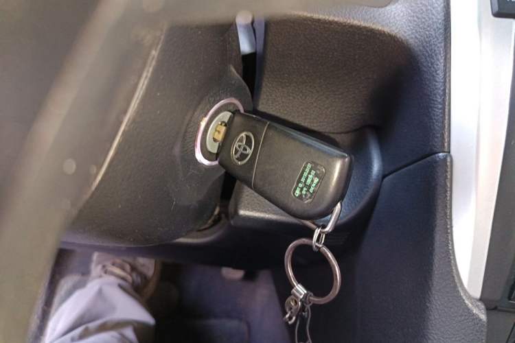 Used Toyota Camry 2016 2.0G 10th Anniversary Leading Edition Vehicle Key