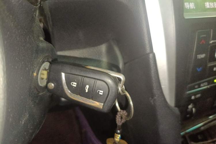 Used Toyota Camry 2016 2.0G 10th Anniversary Leading Edition Vehicle Key