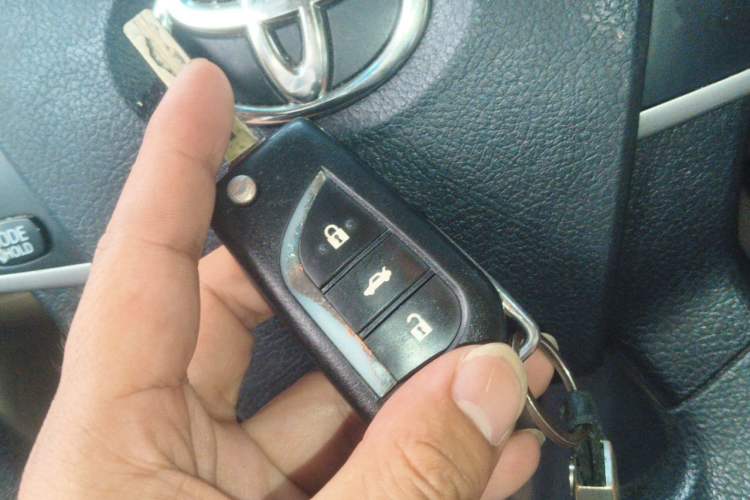 Used Toyota Camry 2016 2.0E 10th Anniversary Elite Edition Vehicle Key