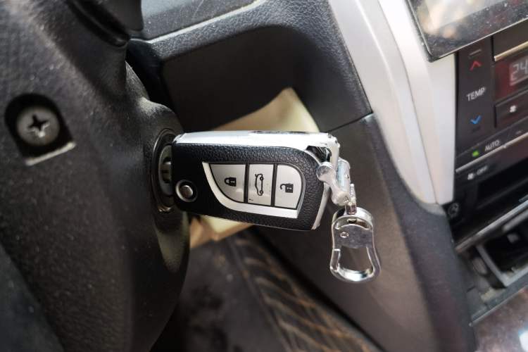 Used Toyota Camry 2016 2.0E 10th Anniversary Elite Edition Vehicle Key