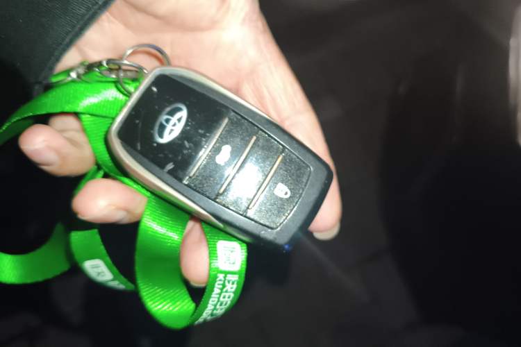 Used Toyota Camry 2016 2.0G 10th Anniversary Leading Edition Vehicle Key