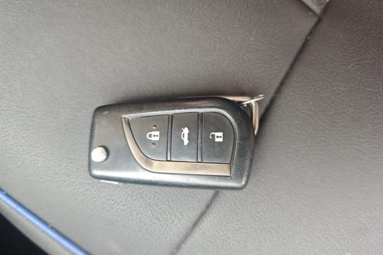 Used Toyota Camry 2016 2.0G 10th Anniversary Leading Edition Vehicle Key