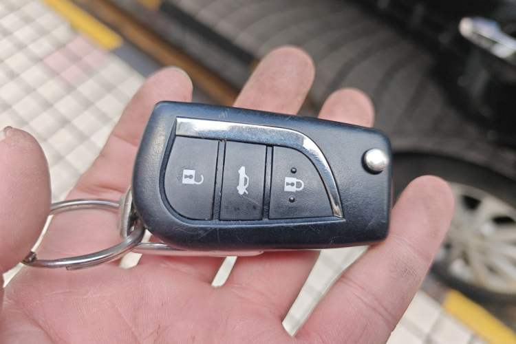 Used Toyota Camry 2016 2.0G 10th Anniversary Luxury Edition Vehicle Key