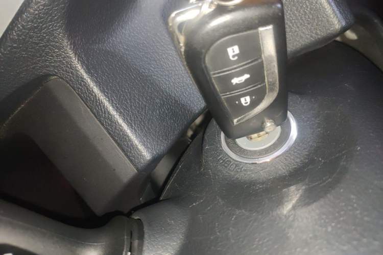 Used Toyota Camry 2016 2.0G 10th Anniversary Leading Edition Vehicle Key