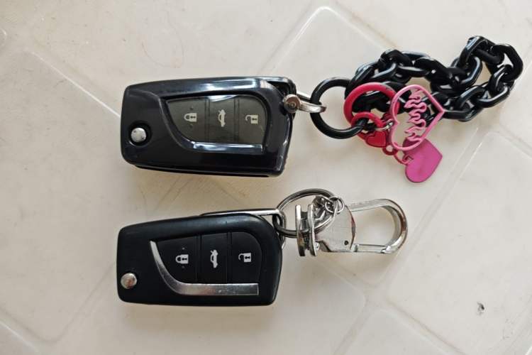 Used Toyota Camry 2016 2.0G 10th Anniversary Leading Edition Vehicle Key