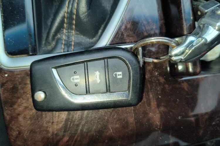 Used Toyota Camry 2016 2.0G 10th Anniversary Leading Edition Vehicle Key
