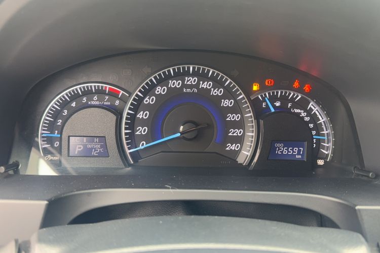 Used Toyota Camry 2016 2.0G 10th Anniversary Leading Edition Odometer Close Up