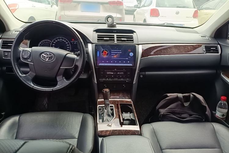 Used Toyota Camry 2016 2.0G 10th Anniversary Leading Edition Center Console