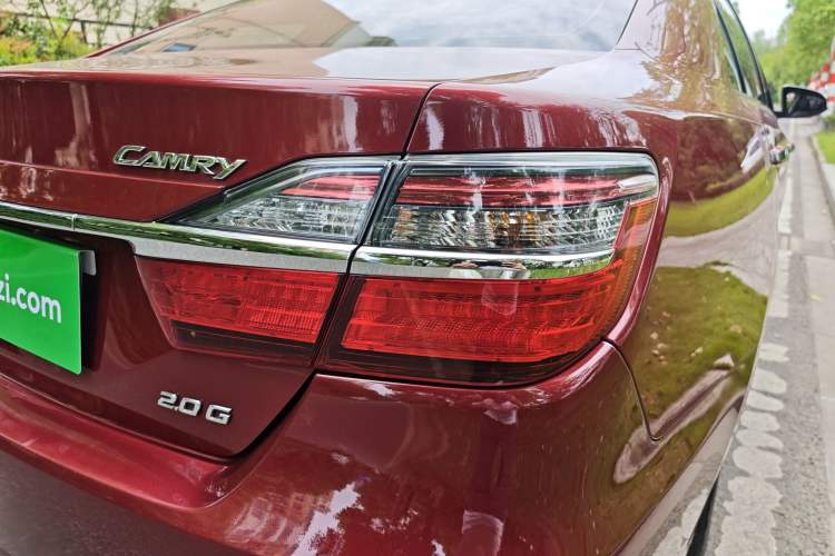 Used Toyota Camry 2016 2.0G 10th Anniversary Leading Edition Exterior 9