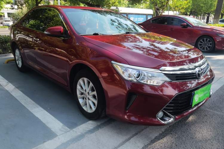 Used Toyota Camry 2016 2.0G 10th Anniversary Leading Edition Front Right 45 Deg