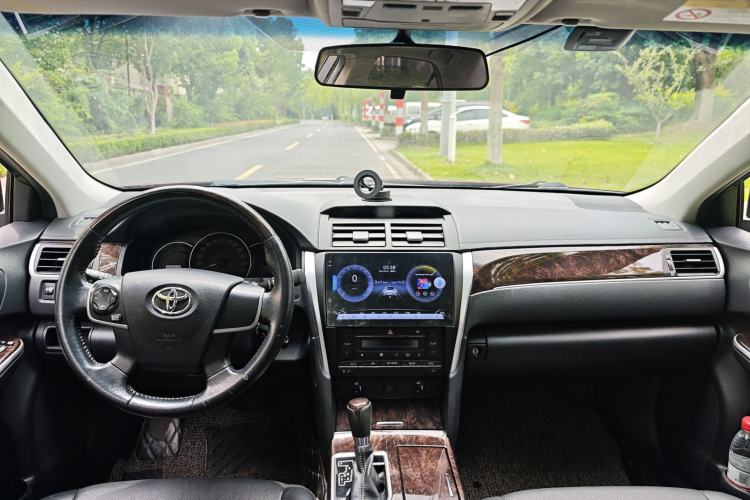 Used Toyota Camry 2016 2.0G 10th Anniversary Leading Edition Interior 2