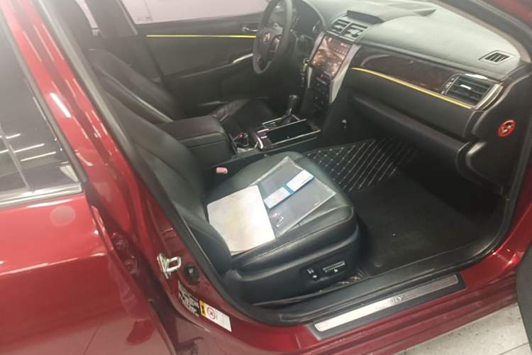 Used Toyota Camry 2016 2.0G 10th Anniversary Leading Edition Right Front Seat
