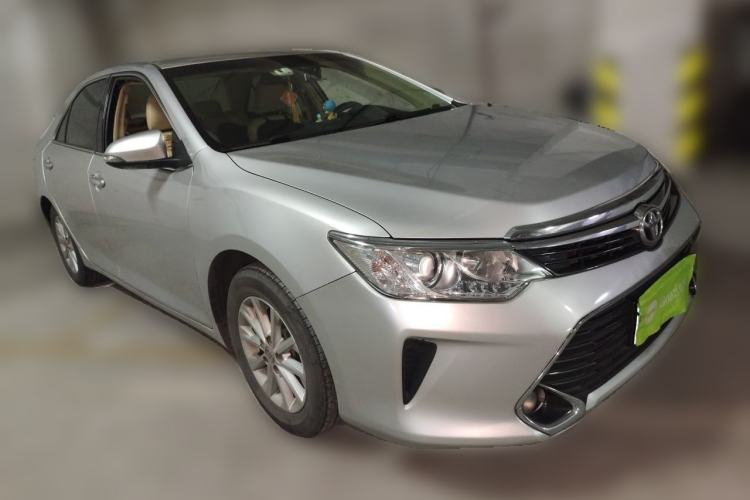 Used Toyota Camry 2016 2.0G 10th Anniversary Leading Edition Front Right 45 Deg