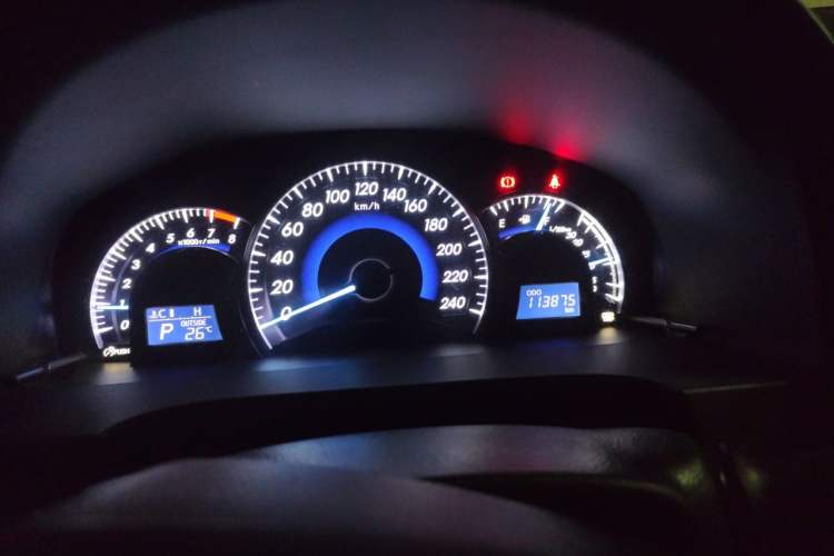 Used Toyota Camry 2016 2.0G 10th Anniversary Leading Edition Odometer Close Up