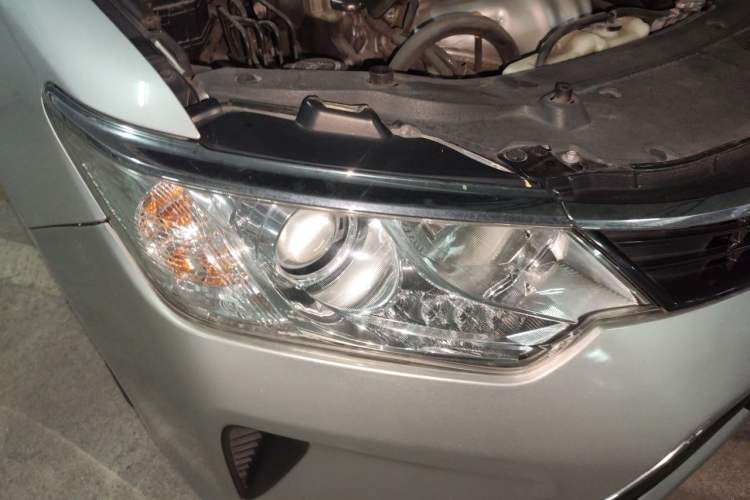 Used Toyota Camry 2016 2.0G 10th Anniversary Leading Edition Right Front Headlight