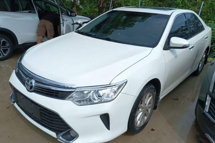 Used Toyota Camry 2016 2.0G 10th Anniversary Leading Edition Guazi used car, China used car export, Used car for sale, Used cars, Cheapest cars for sale
