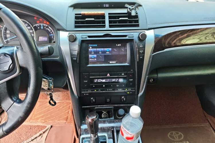 Used Toyota Camry 2016 2.0G 10th Anniversary Luxury Edition Audio And AC Panel