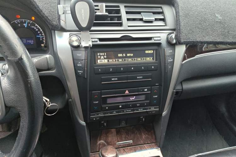 Used Toyota Camry 2016 2.0G 10th Anniversary Leading Edition Audio And AC Panel