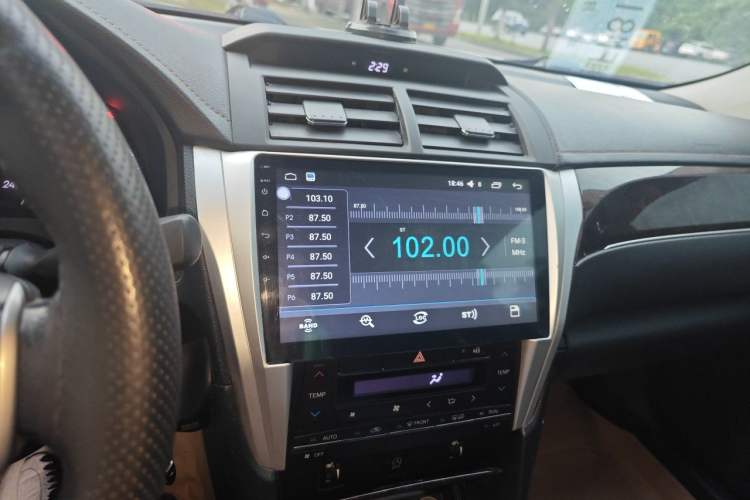 Used Toyota Camry 2016 2.0E 10th Anniversary Elite Edition Audio And AC Panel