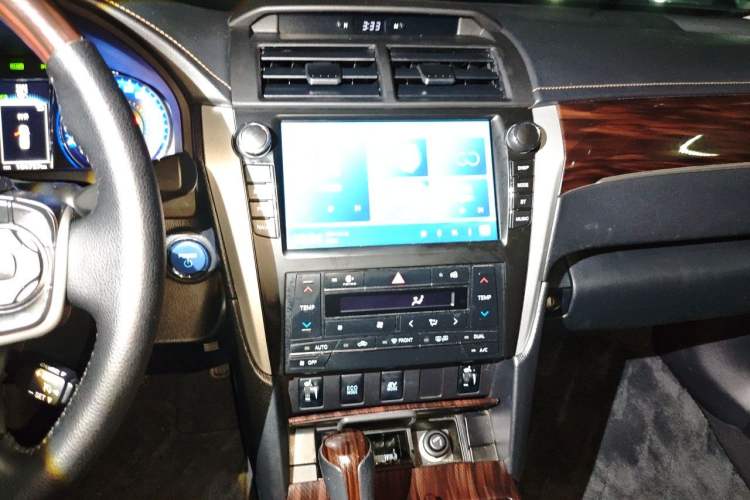 Used Toyota Camry 2016 Dual-Engine 2.5 HG 10th Anniversary Deluxe Navigation Edition Audio And AC Panel