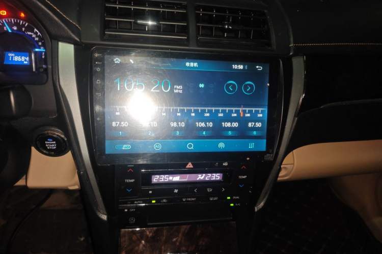 Used Toyota Camry 2016 2.0E 10th Anniversary Elite Edition Audio And AC Panel