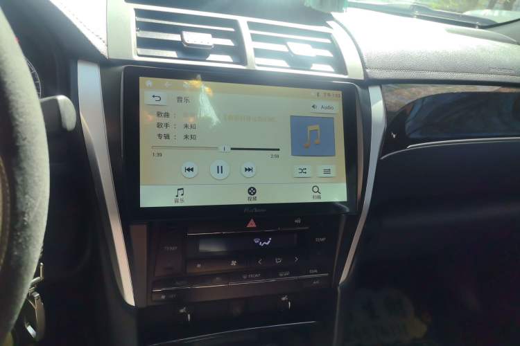 Used Toyota Camry 2016 2.0E 10th Anniversary Elite Edition Audio And AC Panel
