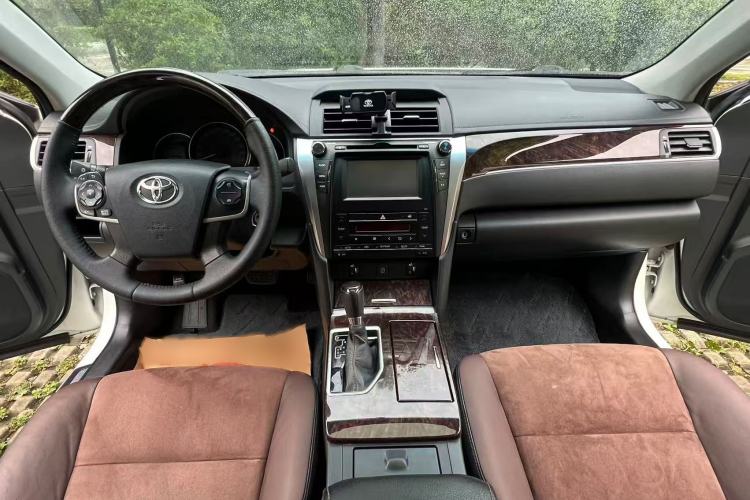 Used Toyota Camry 2016 2.0G 10th Anniversary Luxury Edition Audio And AC Panel