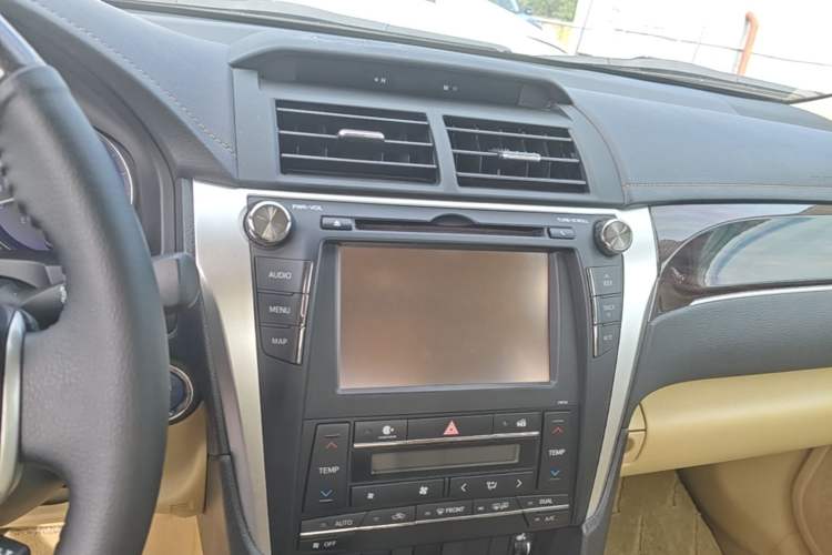 Used Toyota Camry 2016 Dual-Engine 2.5 HG 10th Anniversary Deluxe Navigation Edition Audio And AC Panel