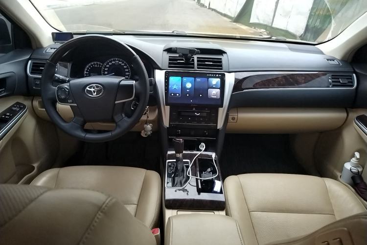 Used Toyota Camry 2016 2.0G 10th Anniversary Leading Edition Center Console