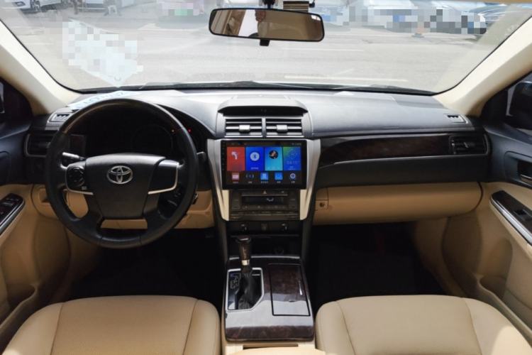 Used Toyota Camry 2016 2.0G 10th Anniversary Leading Edition Center Console