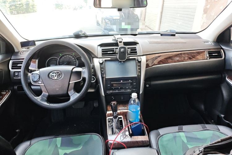 Used Toyota Camry 2016 2.0G 10th Anniversary Leading Edition Center Console