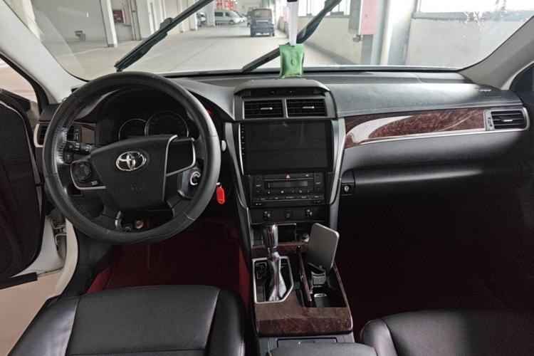 Used Toyota Camry 2016 2.0G 10th Anniversary Leading Edition Center Console