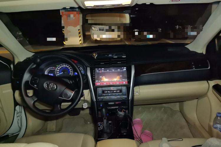 Used Toyota Camry 2016 2.0E 10th Anniversary Elite Edition Center Console