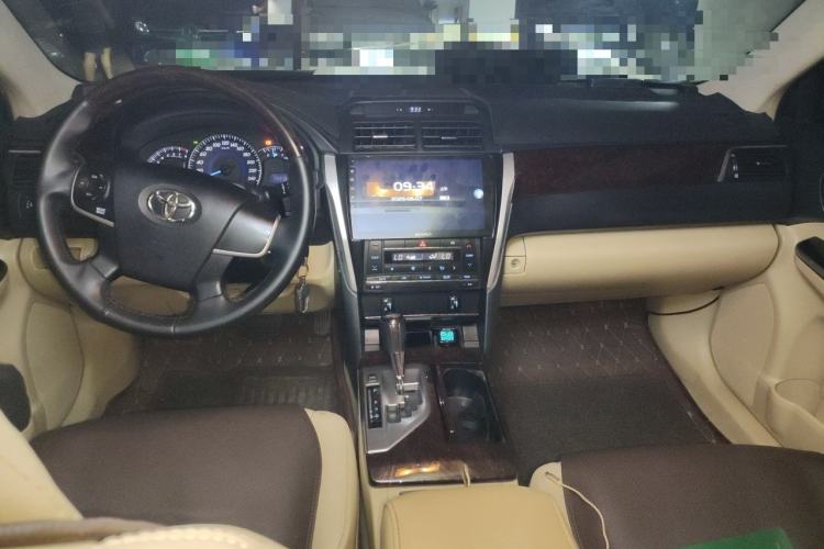 Used Toyota Camry 2016 2.0G 10th Anniversary Leading Edition Center Console