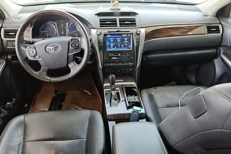 Used Toyota Camry 2016 Dual-Engine 2.5 HG 10th Anniversary Deluxe Navigation Edition Center Console