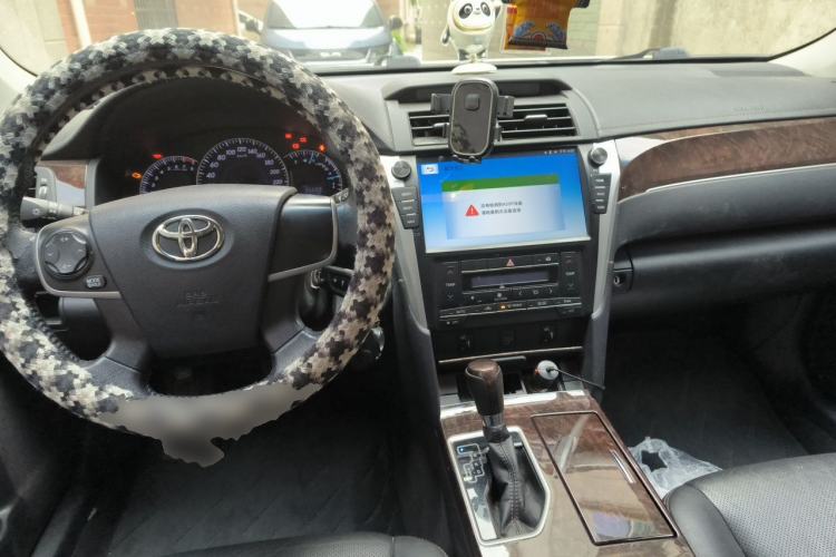 Used Toyota Camry 2016 2.0G 10th Anniversary Leading Edition Center Console