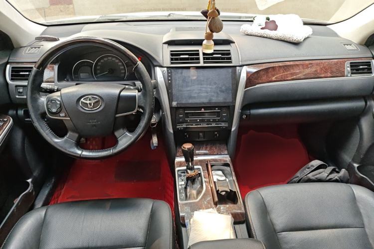 Used Toyota Camry 2016 2.0G 10th Anniversary Leading Edition Center Console